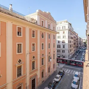 Large In Center, Termini Area Apartment