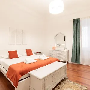 Leonardo Pantheon Apartment